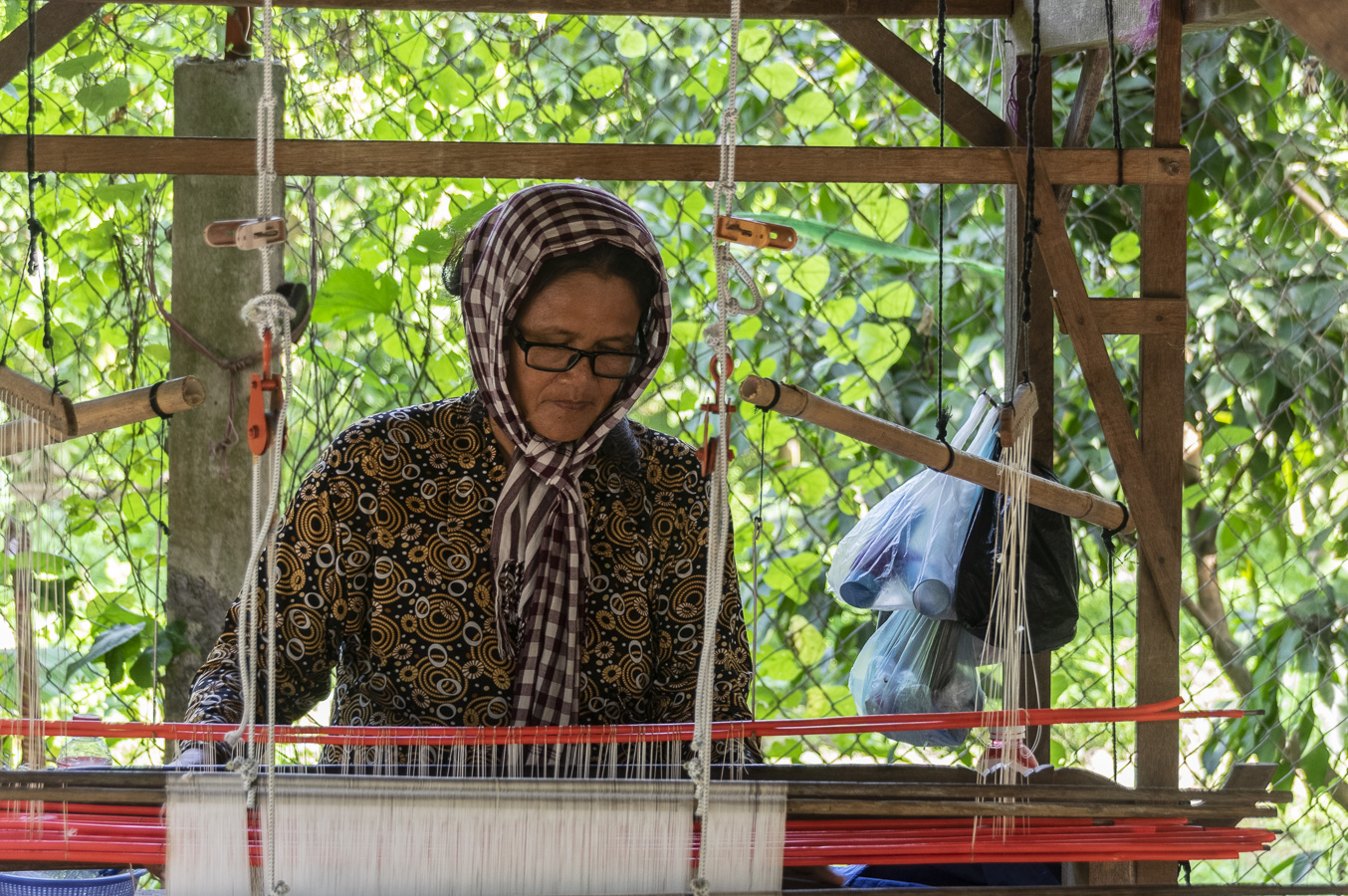 Koh Oknha Tey - Silk Making