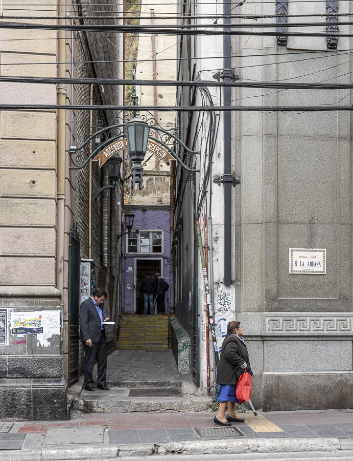 Funicular Entrance - Valparaiso