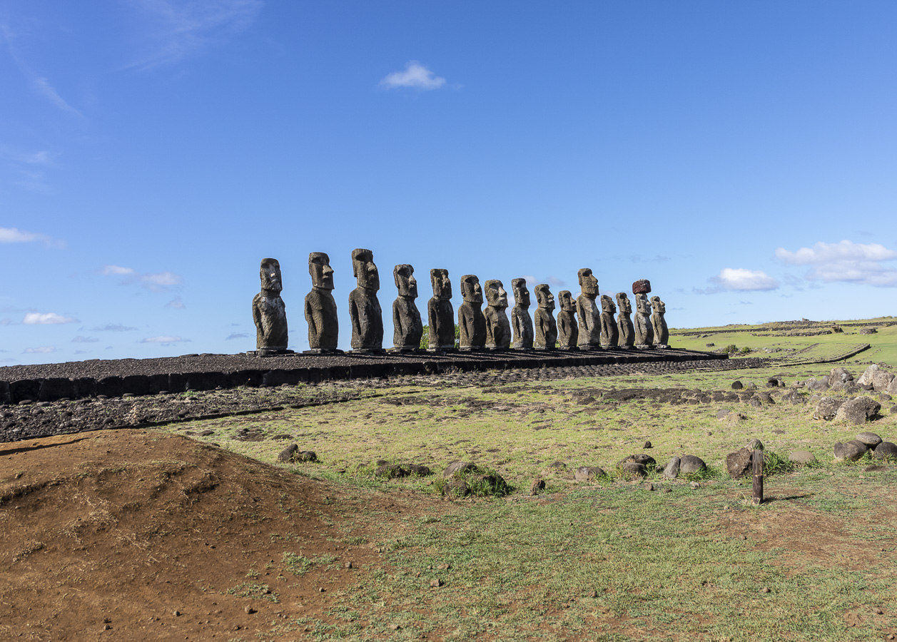 Moai - Ahu Tangariki