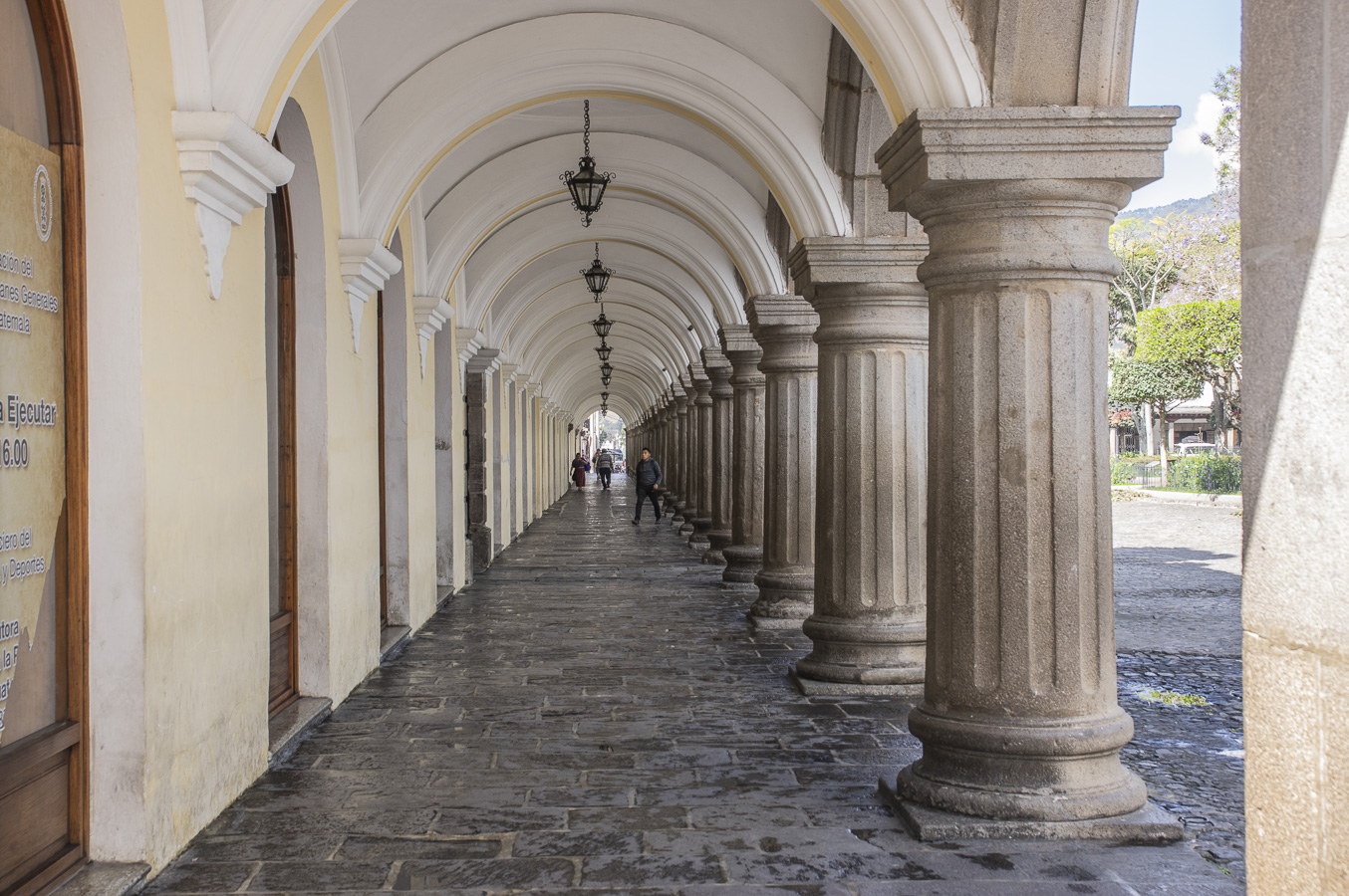 Colonnade - La Antigua