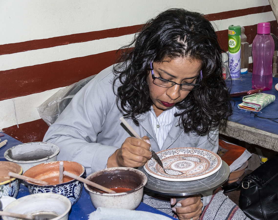 Craftsman - Uriarte Pottery, Puebla