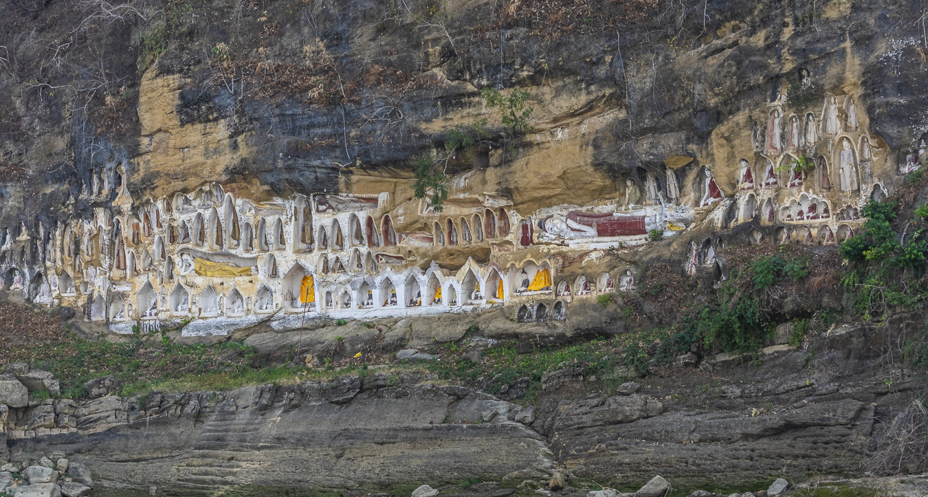 Buddha Carvings at A Kaut Tang