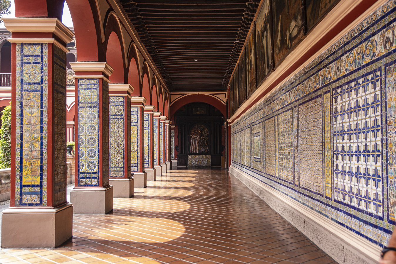 Cloisters in Convento Santo Domingo
