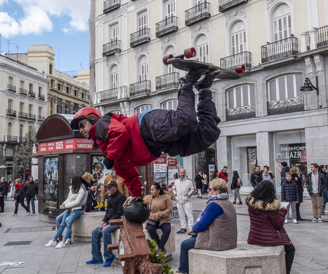 Street Theatre - Puerto del Sol