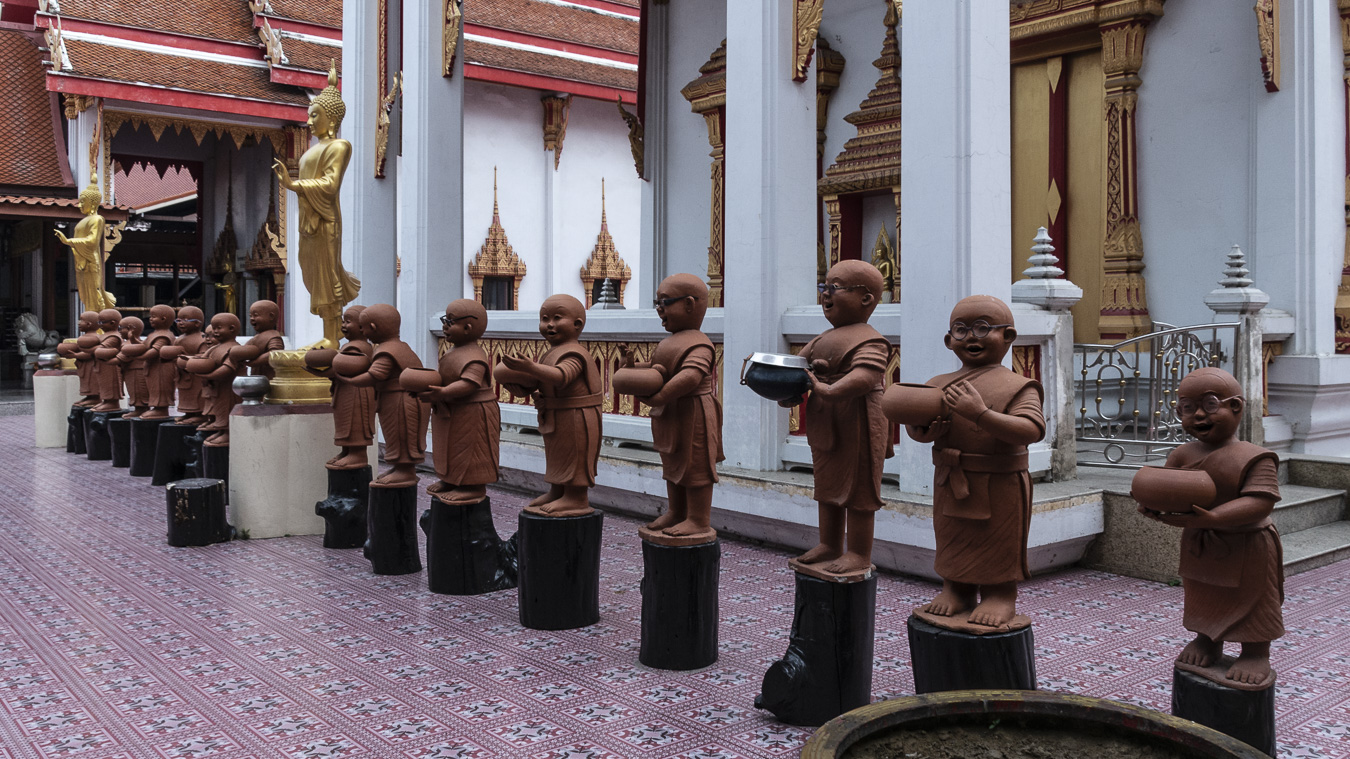 Wat Rat Prakhong Tham Temple