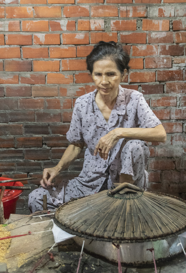 Making Cocunut Sweets - Phu An